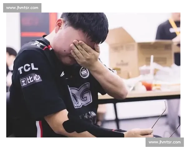 Uzi复出悬念迭起，粉丝泪奔：我们等你回家！